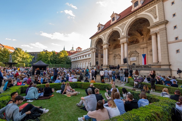 Бесплатный концерт: в среду симфонический оркестр Праги исполнит музыку из фильмов