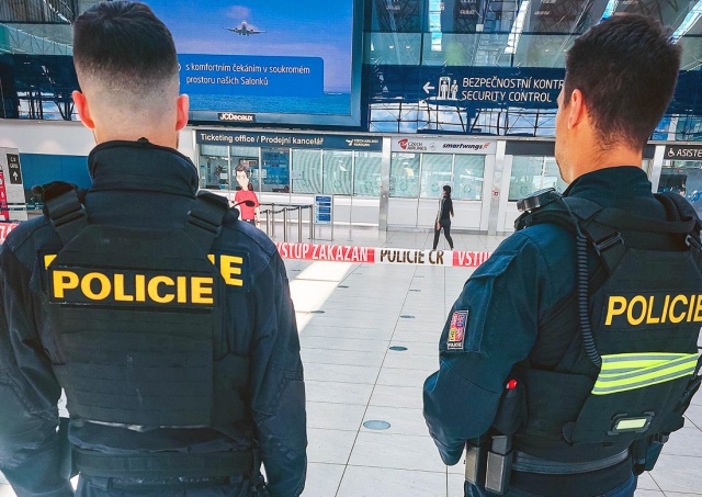 Пражская полиция призвала путешественников быть внимательней в аэропорту