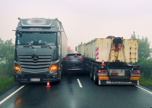 Курьезная авария в Чехии попала на видео