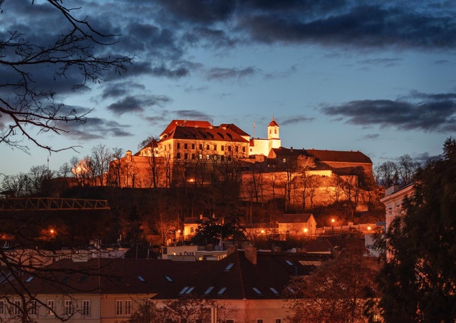 В Чехии жених на мальчишнике столкнул туриста с крепостной стены