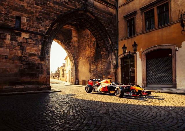 Снятая в Чехии реклама Red Bull: зрелищное видео