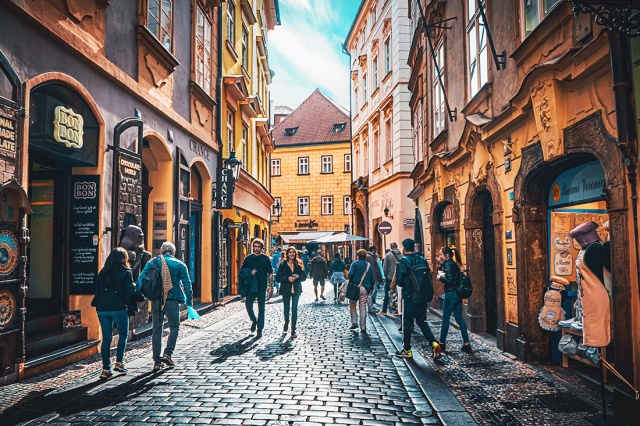 Статистики озвучили среднюю зарплату в Праге