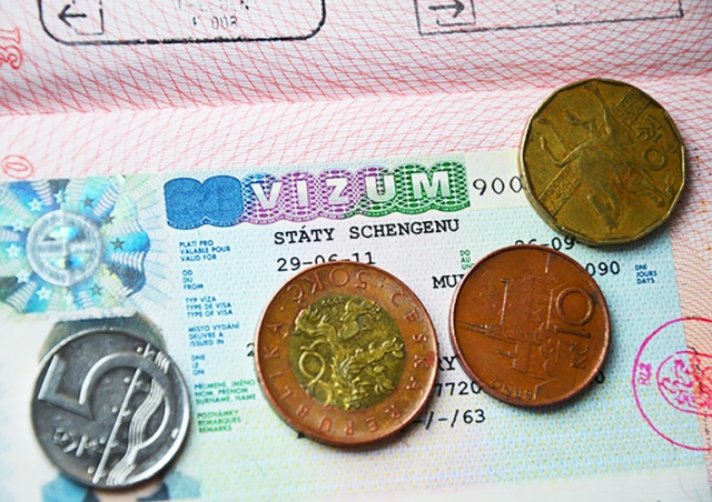 МИД Чехии сообщил, сколько заявлений на визы принял в 2022 году