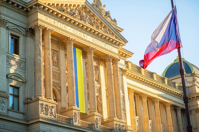 Опрос: чехи оценили проблемность украинской, российской и других диаспор