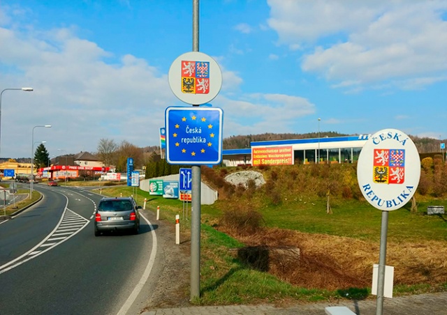 Правительство Чехии продлило проверки на границе со Словакией