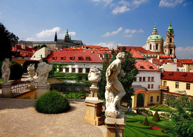 Сегодня Вртбовский сад Праги преобразится на один вечер