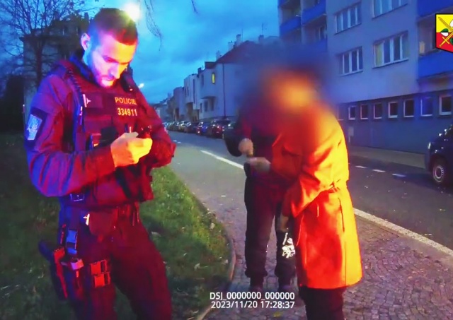 В Чехии иностранцы на пустом месте подвели себя под статью: видео