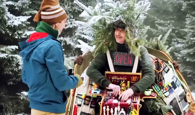 Чешская рождественская реклама, обидевшая поляков: видео