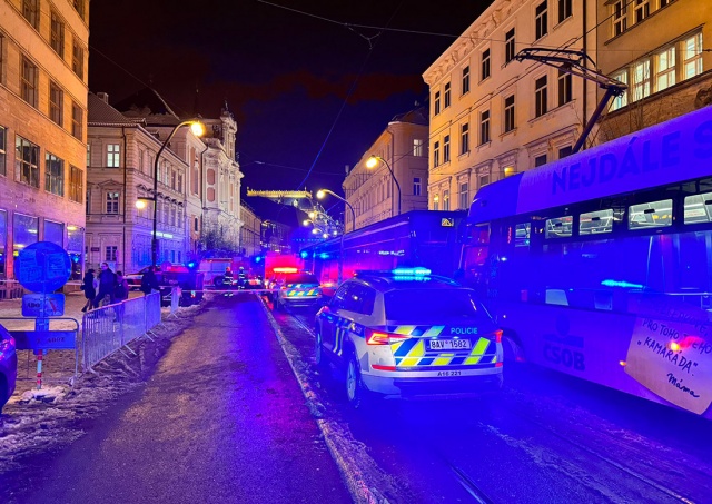 Трамвай сбил троих человек в центре Праги