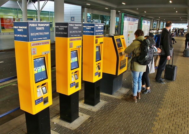 Купить проездной на «Литачку» теперь можно через билетные автоматы