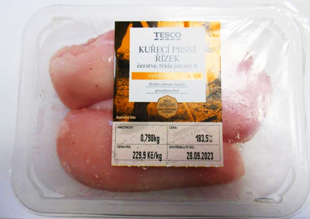 В чешские магазины Tesco попала зараженная сальмонеллой курятина