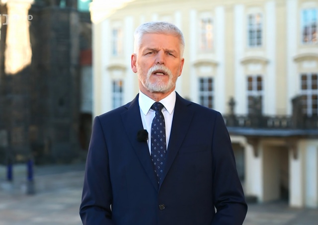 Президент Чехии в новогоднем обращении призвал перейти на евро