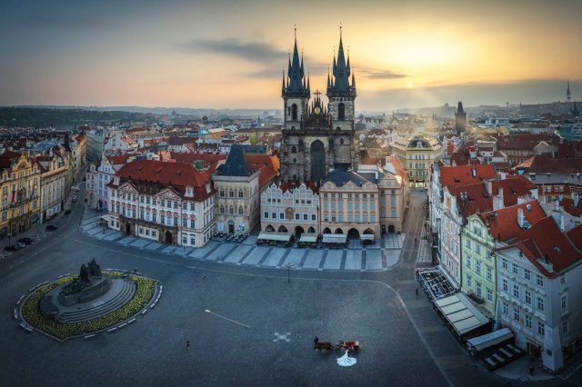 Для незрячих в Праге установят тактильную модель Староместской площади