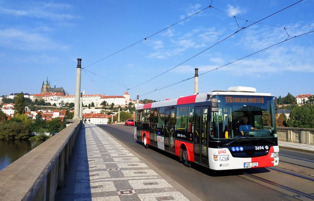 Все автобусные остановки в Праге хотят перевести в режим «по требованию»