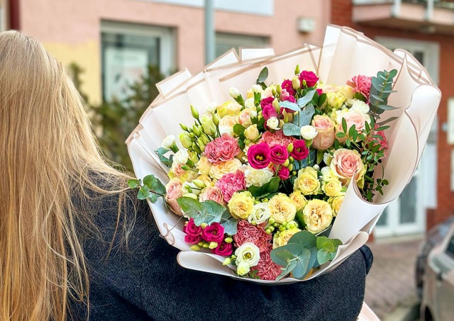 «Wow Flow» – магазин цветов и подарков с бесплатной доставкой по Праге