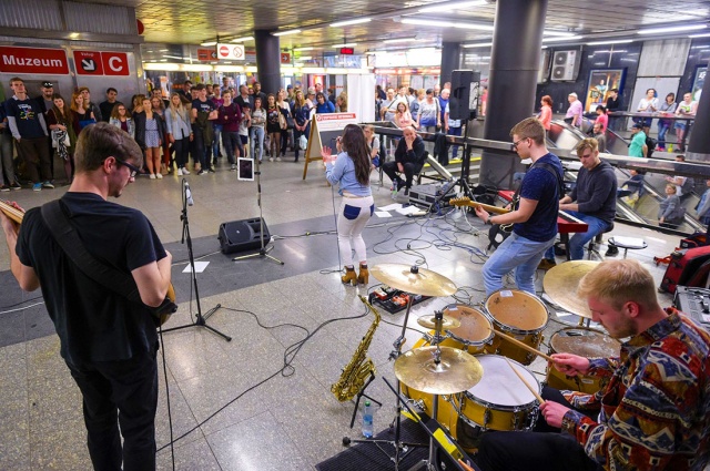 В среду метро Праги превратится в концертную площадку