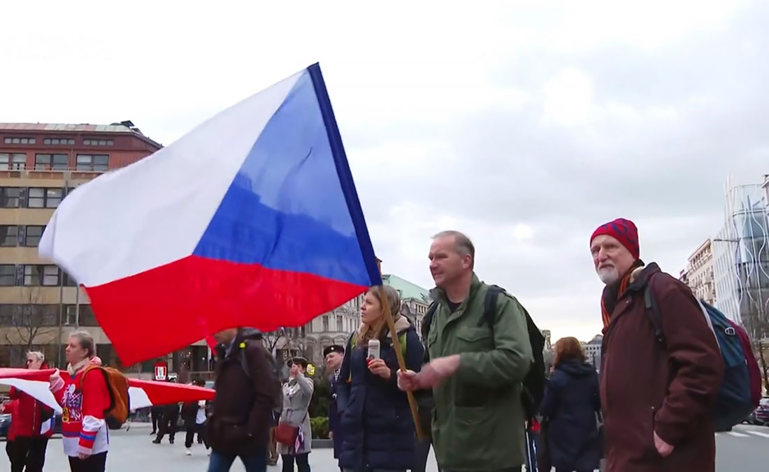 В Праге прошел митинг за выход Чехии из НАТО. Он не привлек много участников