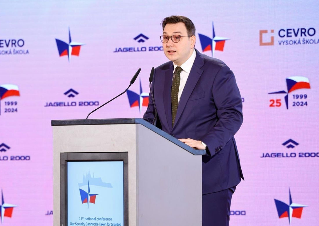Глава МИД Чехии отреагировал на приостановку американской помощи Украине