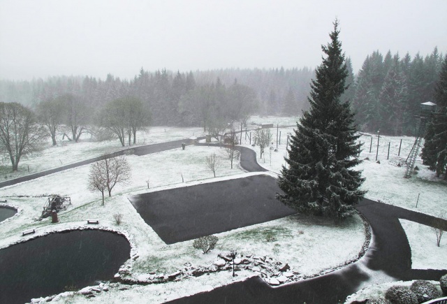 В горах Чехии вновь выпал снег: видео
