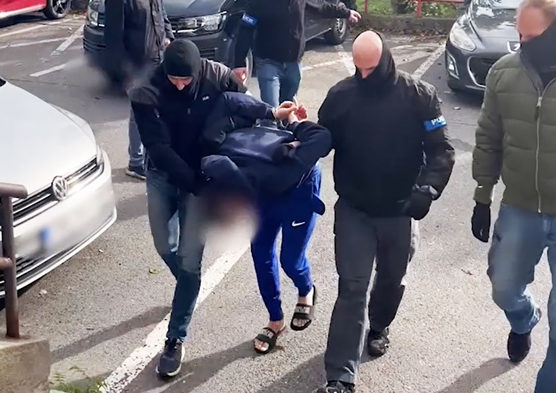 В Праге профессиональный боец избил случайного пассажира метро: видео