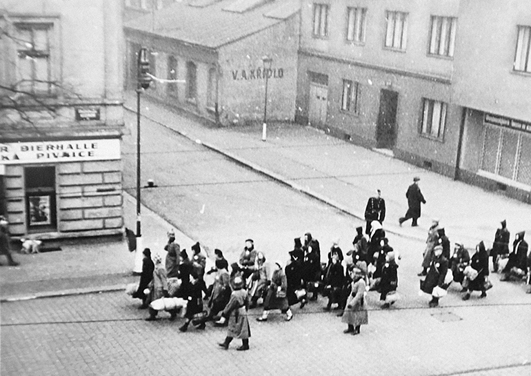 Помнить: ровно 83 года назад началась депортация евреев из Праги