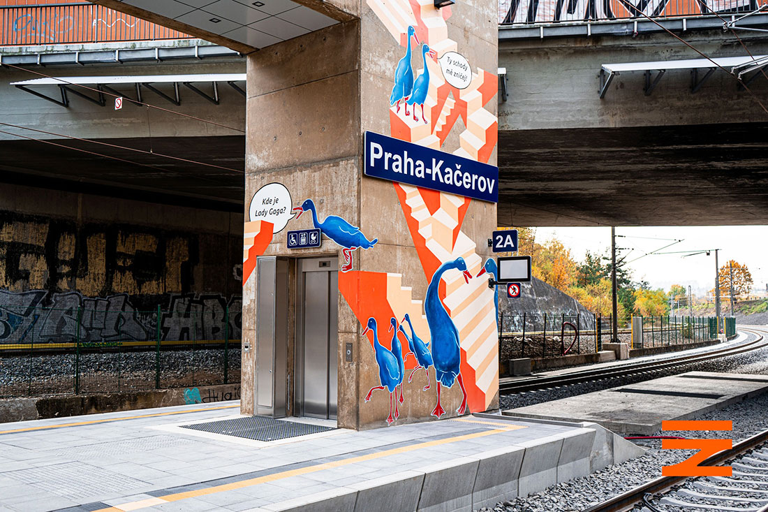 «Где Леди Гага?»: обновленную станцию Praha-Kačerov украсили забавными селезнями