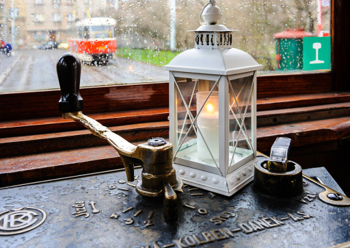 Исторические трамваи развезут Вифлеемский огонь по Праге. График остановок