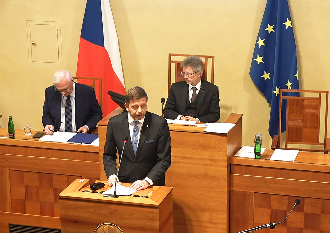 Глава МВД Чехии поспешил успокоить украинских беженцев, которых сам же и напугал