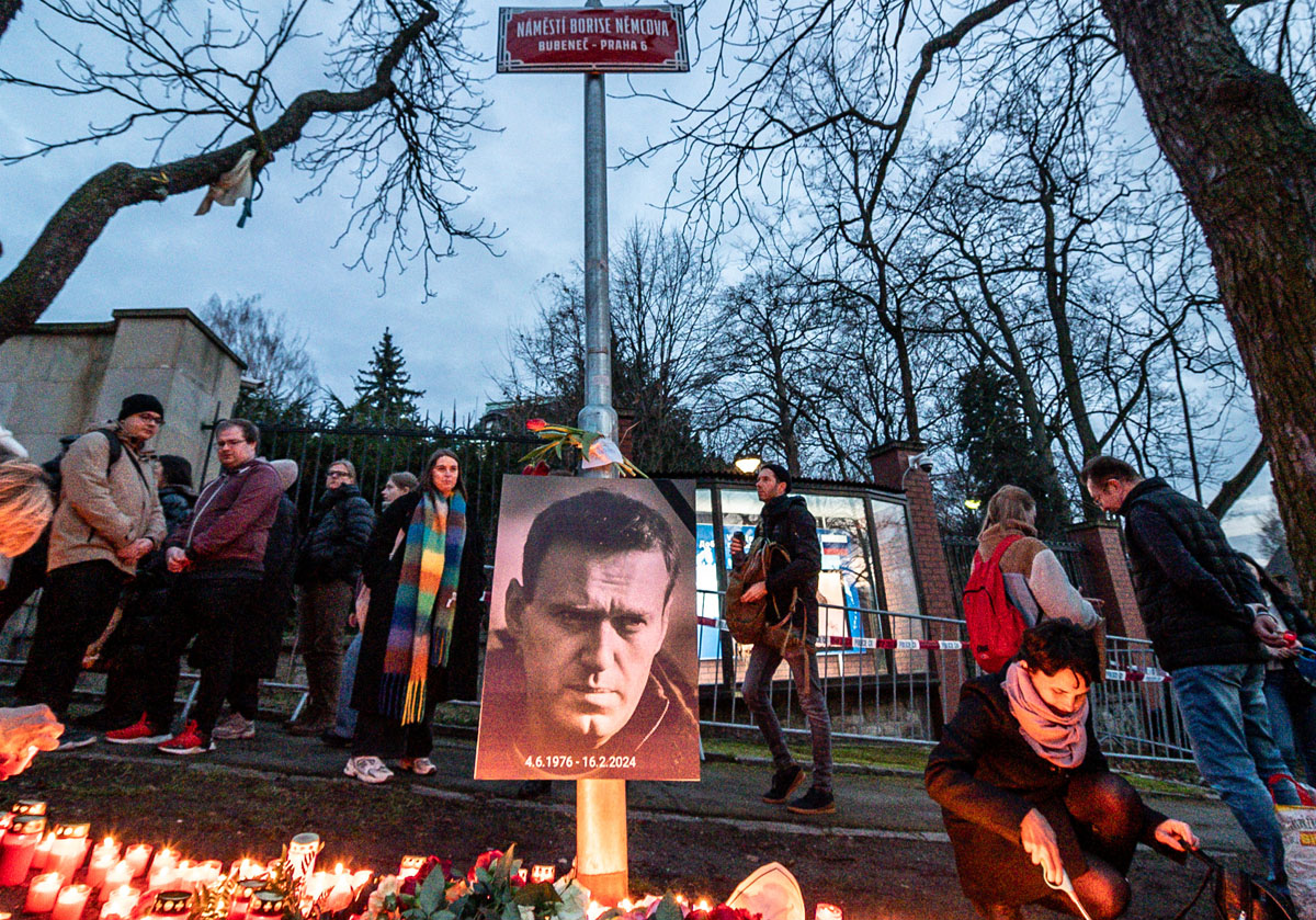 Перед посольством РФ в Праге появится памятник Алексею Навальному