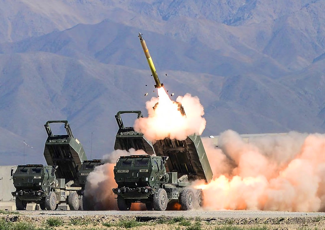 Опрос: как чехи относятся к прекращению военной помощи Украине