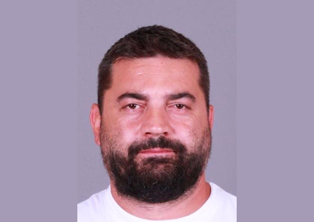В Праге разыскивают опасного иностранца, напавшего с ножом на мужчину на улице