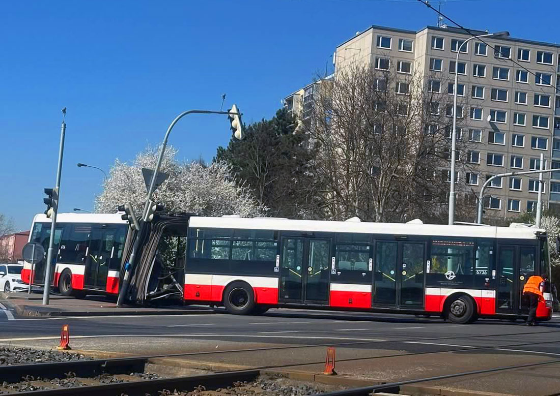 В Праге «порвался» автобус