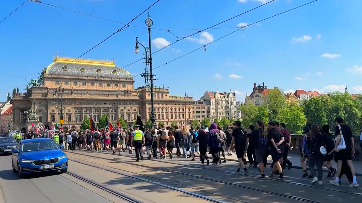 Анархисты провели шествие в центре Праги