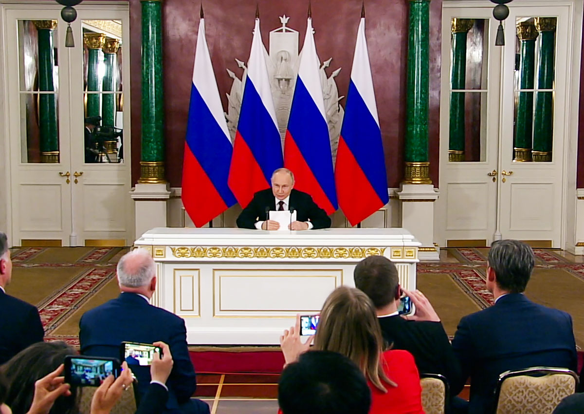 Путин предложил Украине возобновить прямые переговоры без предварительных условий