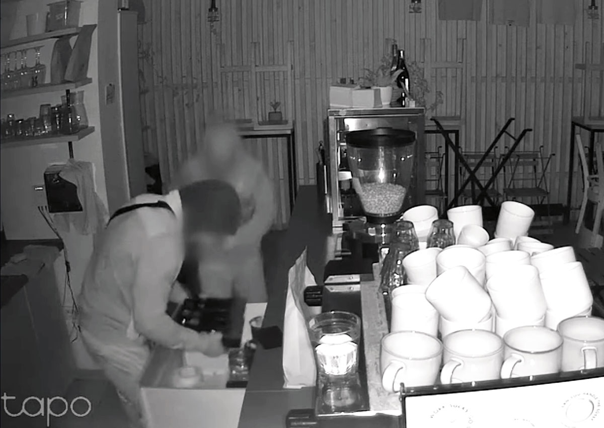 В Праге непривередливые воры-домушники брали все подряд: видео