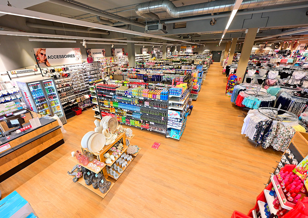 В Чехии открылся первый дисконт-магазин немецкой сети Woolworth