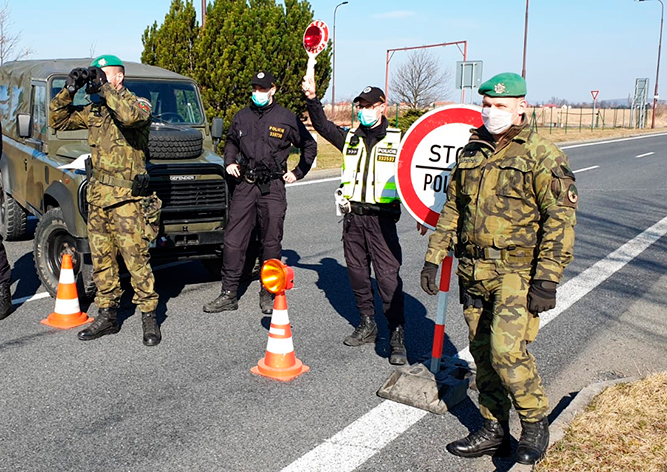 Польша рассматривает введение собственного контроля на границе с Германией