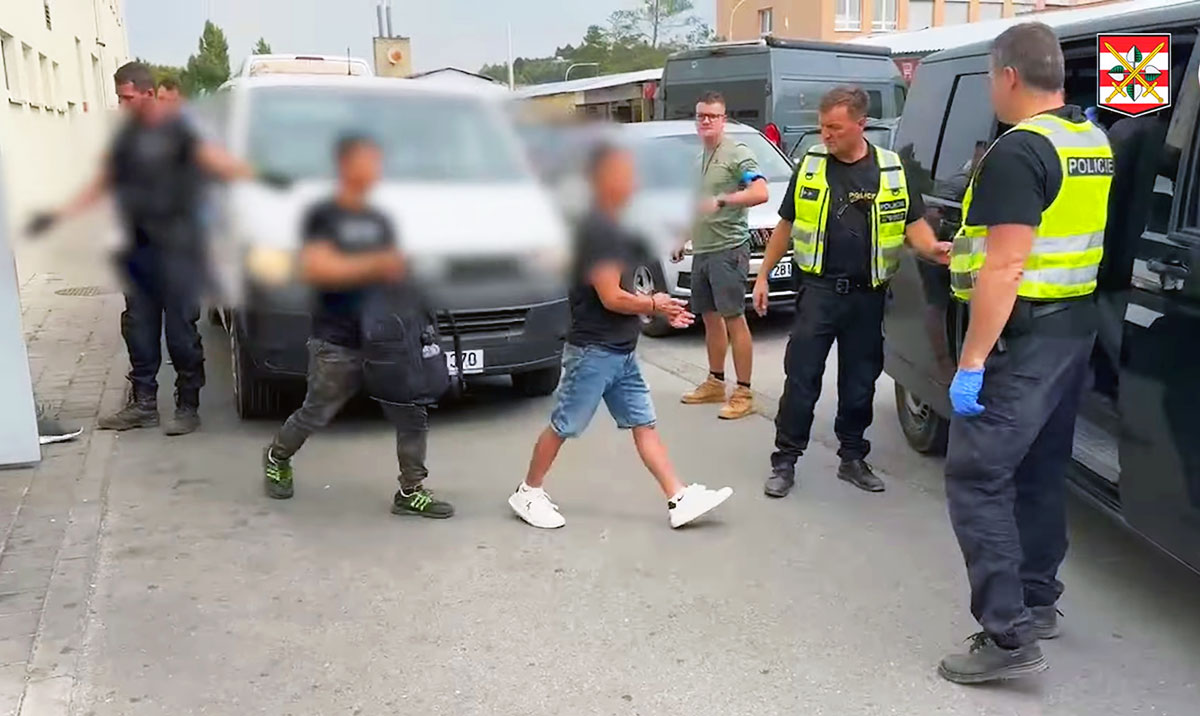 Чешская полиция провела рейд в поисках нелегальных мигрантов