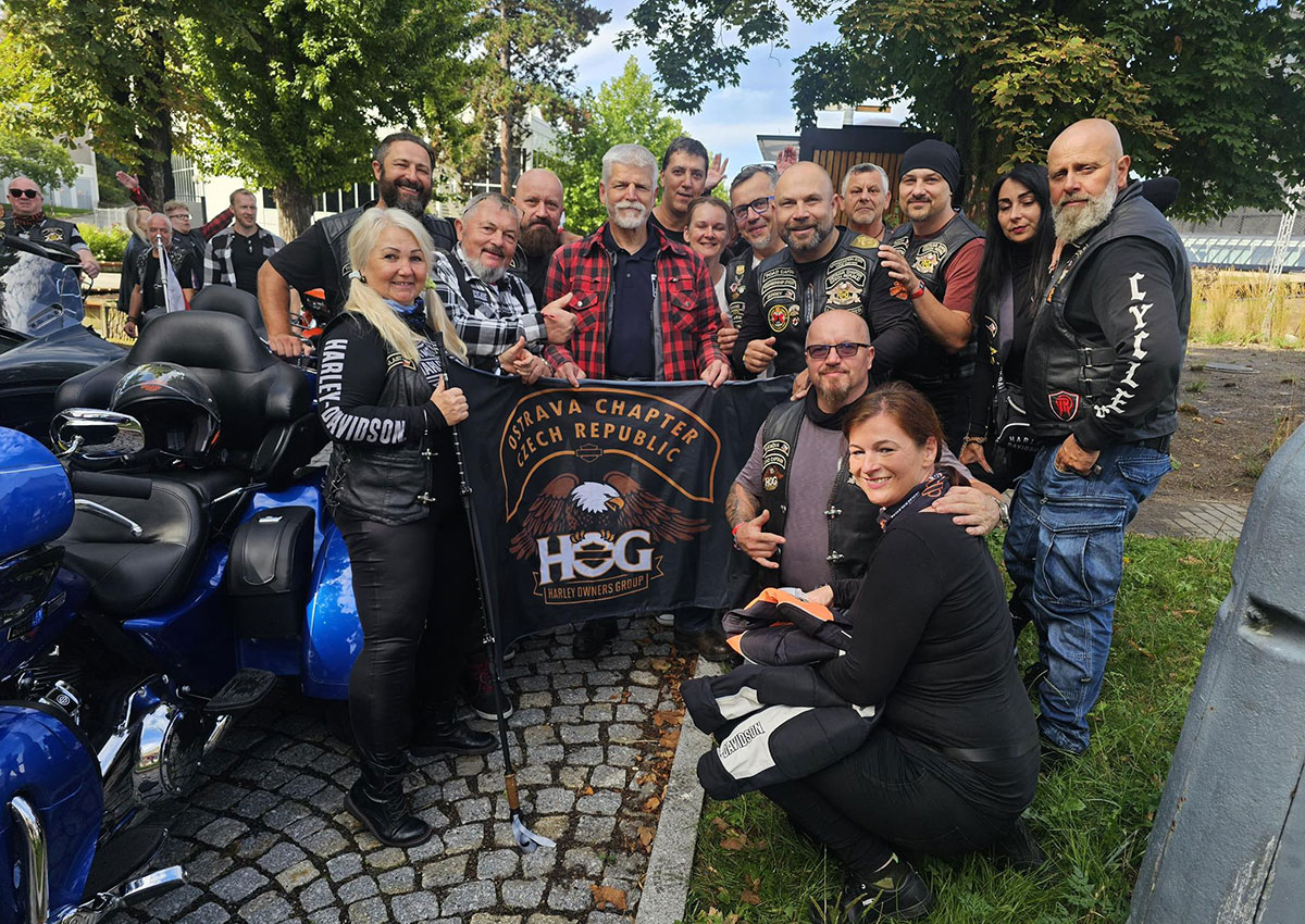 Президент и первая леди Чехии приняли участие в мотопробеге Harley-Davidson