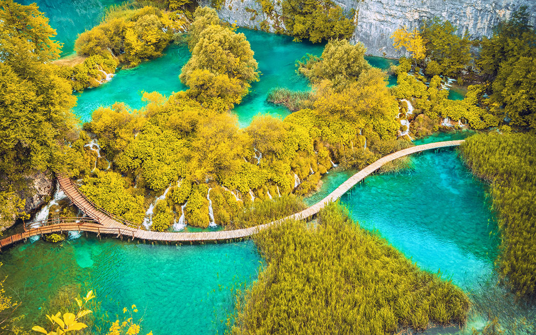 Как провести выходной: едем из Праги и Брно любоваться осенней красотой Плитвицких озер