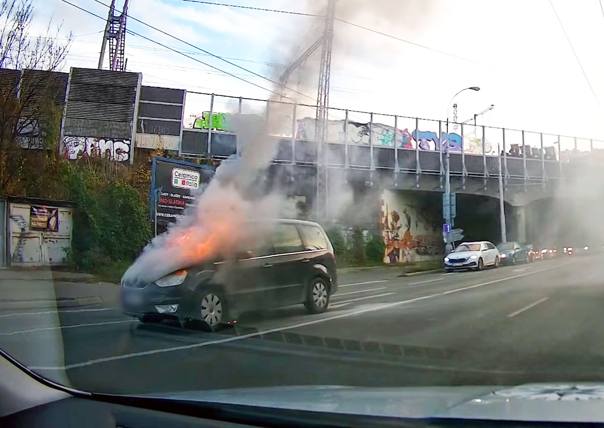 В Чехии полиция оказалась в нужное время в нужном месте: видео