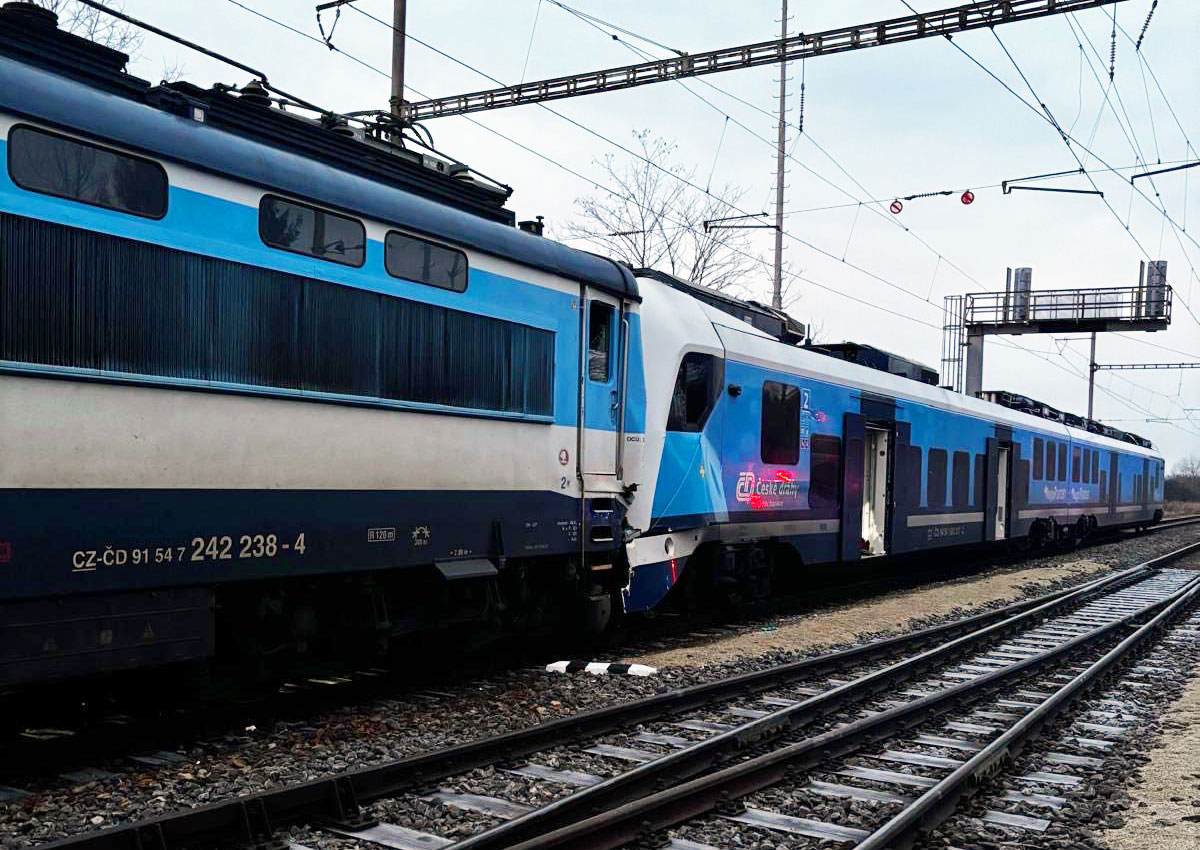 В Чехии столкнулись два пассажирских поезда. Десятки пострадавших