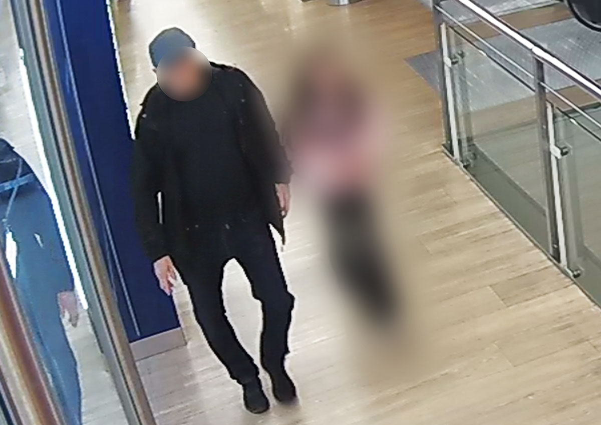 В Праге извращенец заманил 9-летнюю девочку в лифт