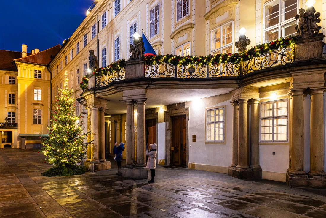 Пражский Град анонсировал бесплатные рождественские акции