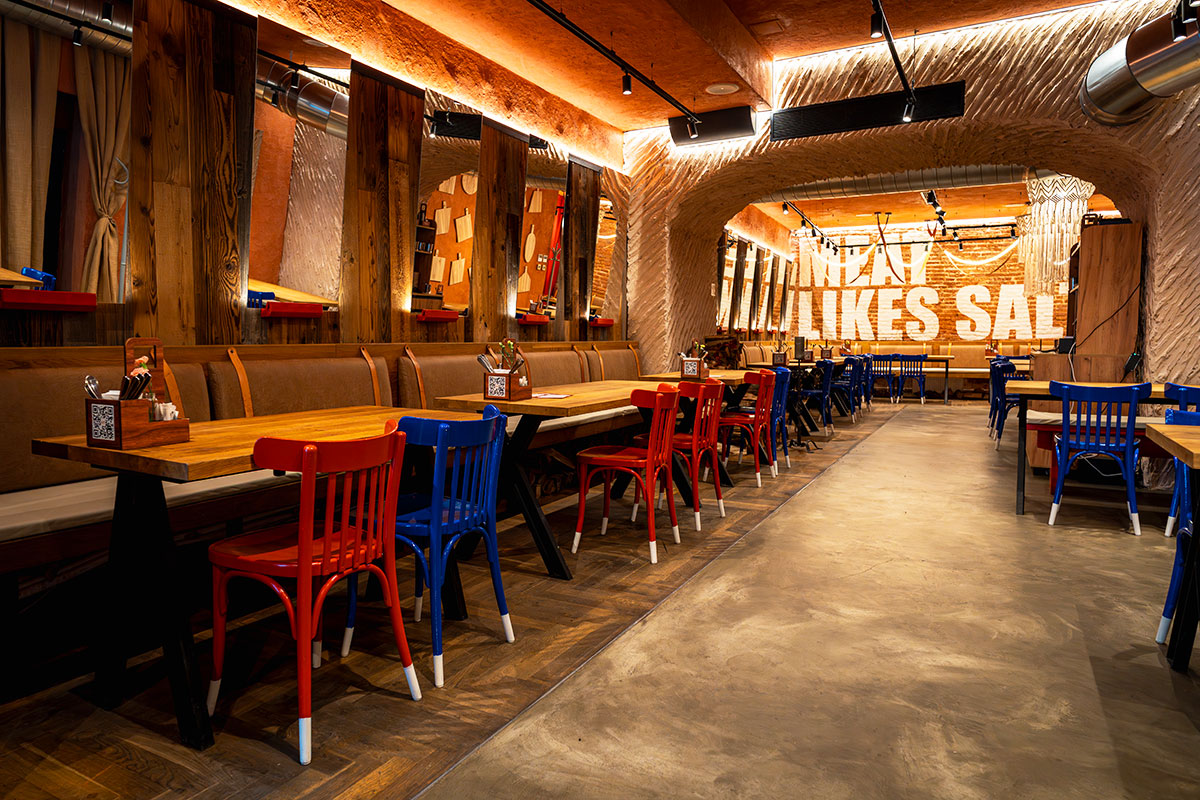 В центре Праги открылся гриль-ресторан RiBró Ribhouse – идеальный концепт для любителей мяса