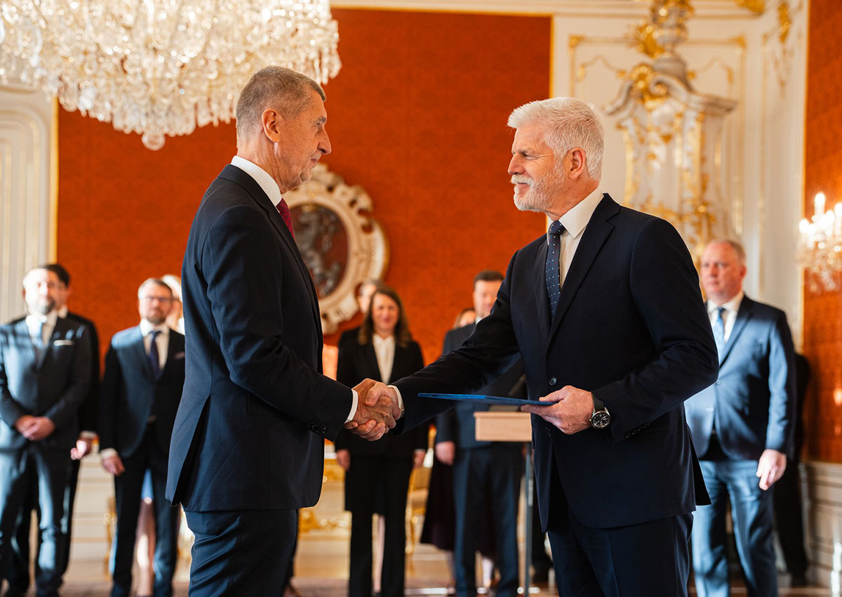 Президент Чехии утвердил состав нового правительства