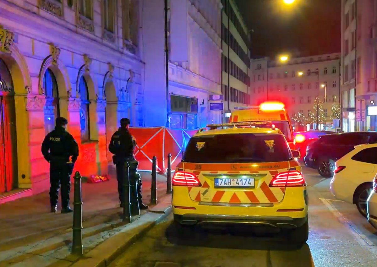 На улице в центре Праги умер иностранец