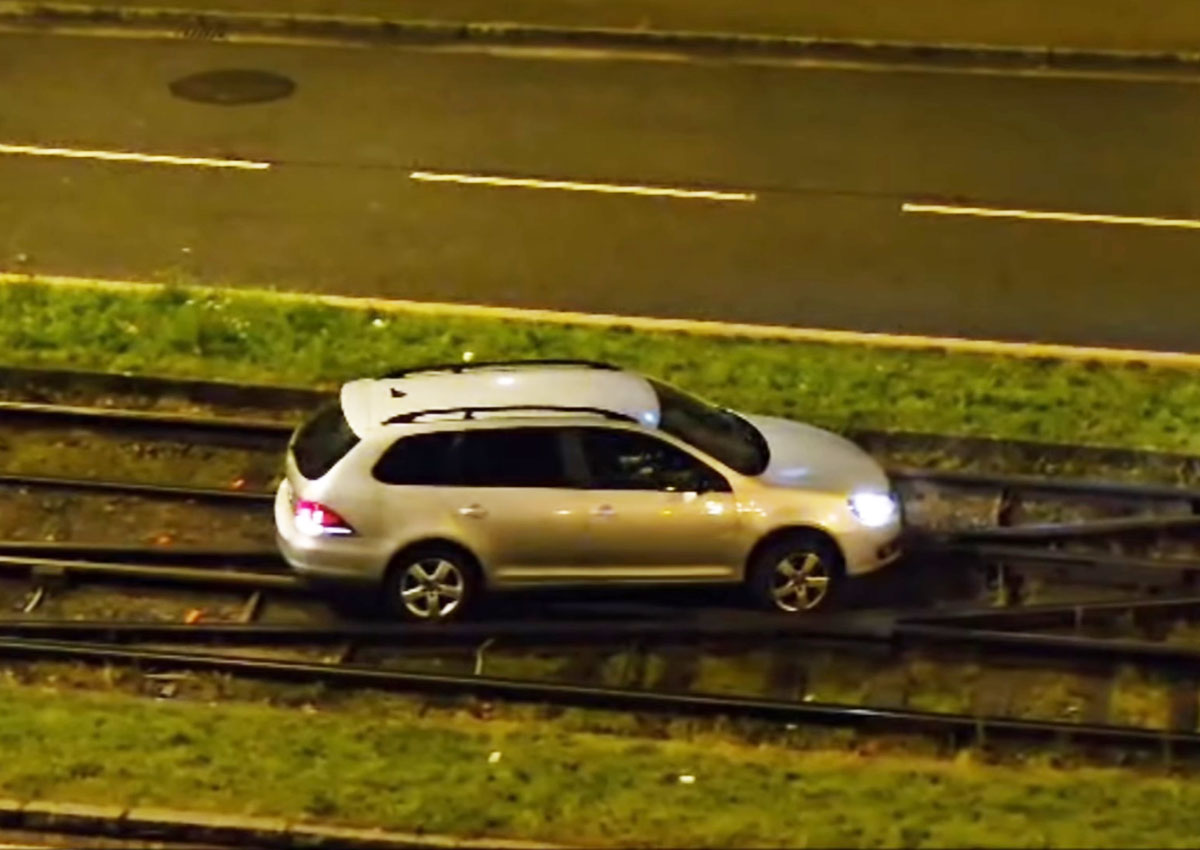 В Чехии пьяный иностранец «возомнил себя водителем трамвая»: видео