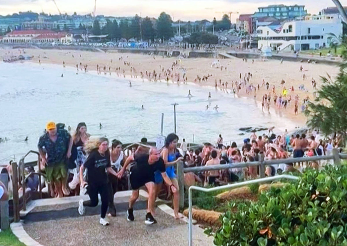 На пляже в Сиднее открыли стрельбу по людям, праздновавшим Хануку. Как минимум 12 погибших