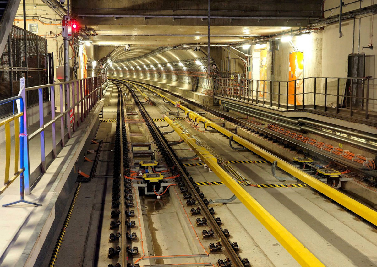 В метро Праги из-за очень странного поступка встала половина линии «B»